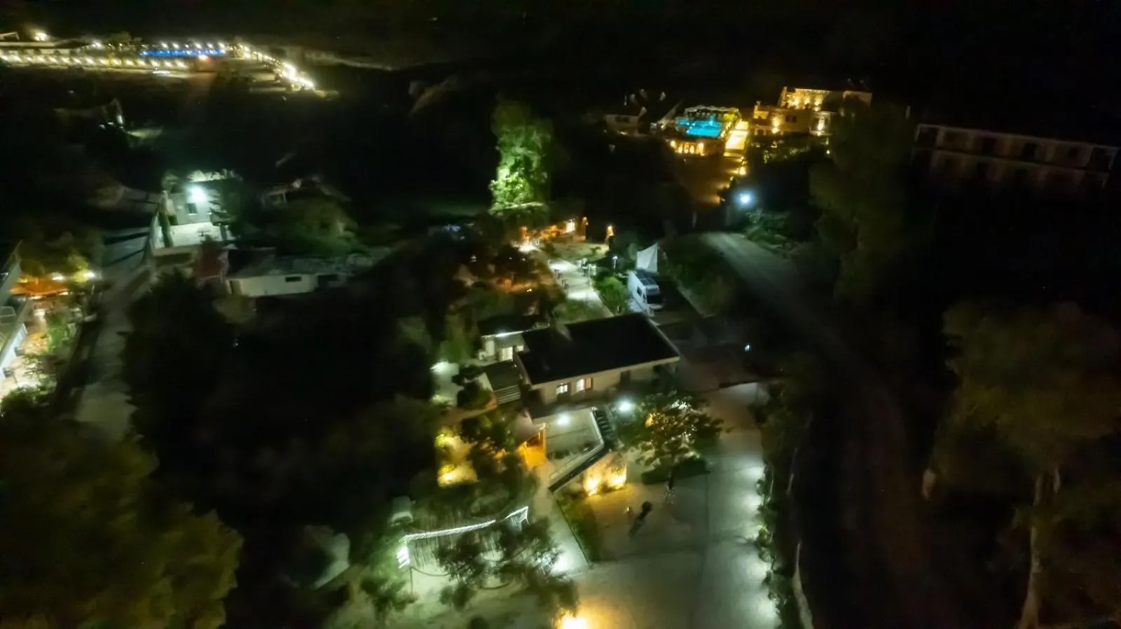 Luxury tent Garden Lake Camping Ksamil