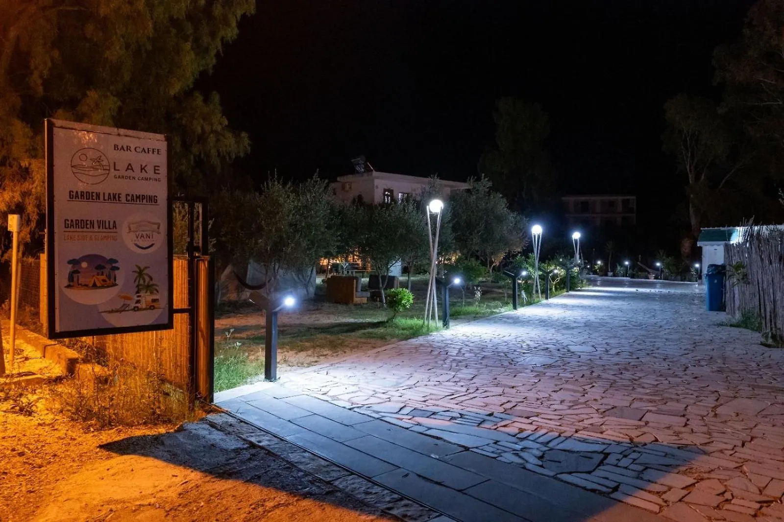 Garden Lake Camping Ksamil