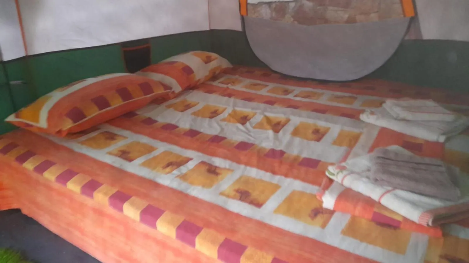 Luxury tent Garden Lake Camping Ksamil Albania